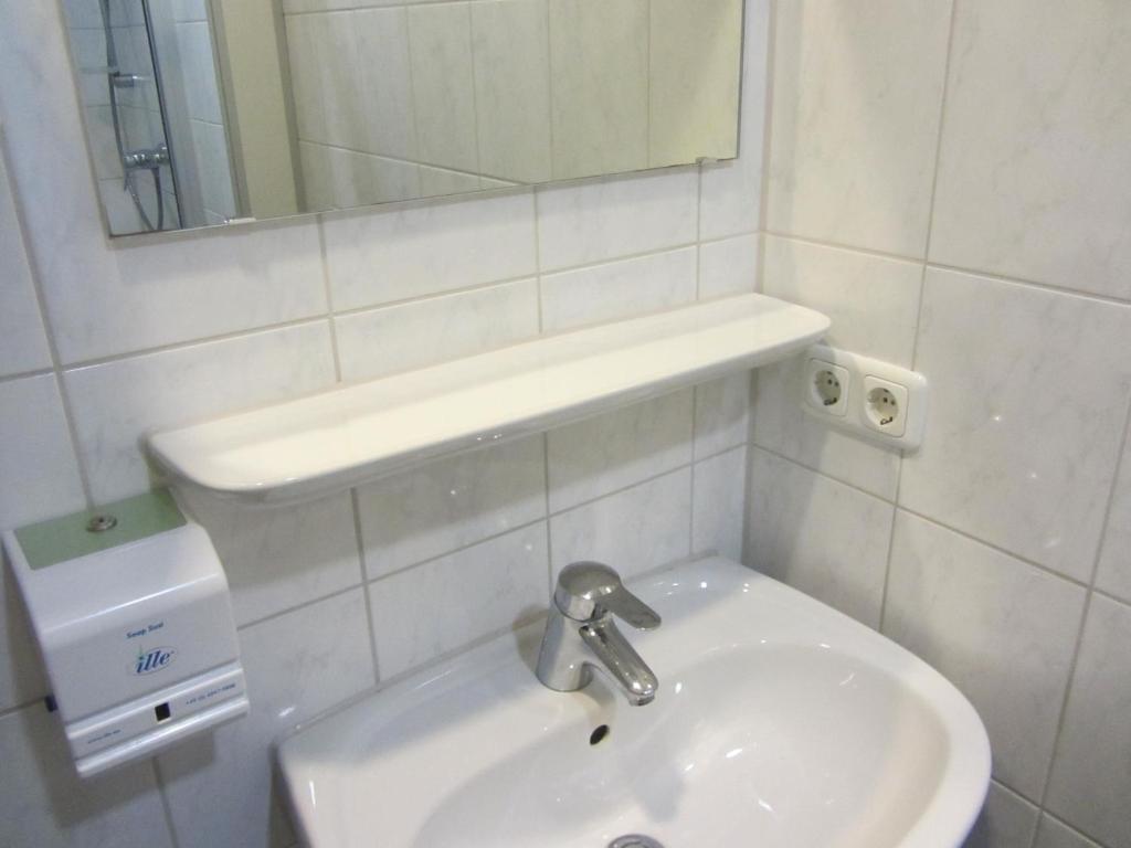 Zum Ochsen Hotell Stadtbergen Rum bild